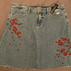 Embroidered Jean skirt- size 8